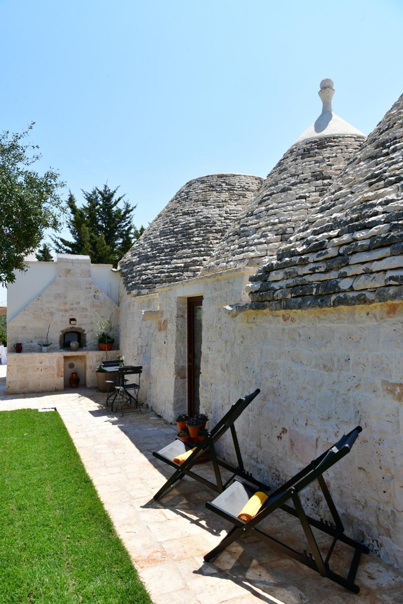 Lamarossa Trulli & Suites Antonelli Bagian luar foto