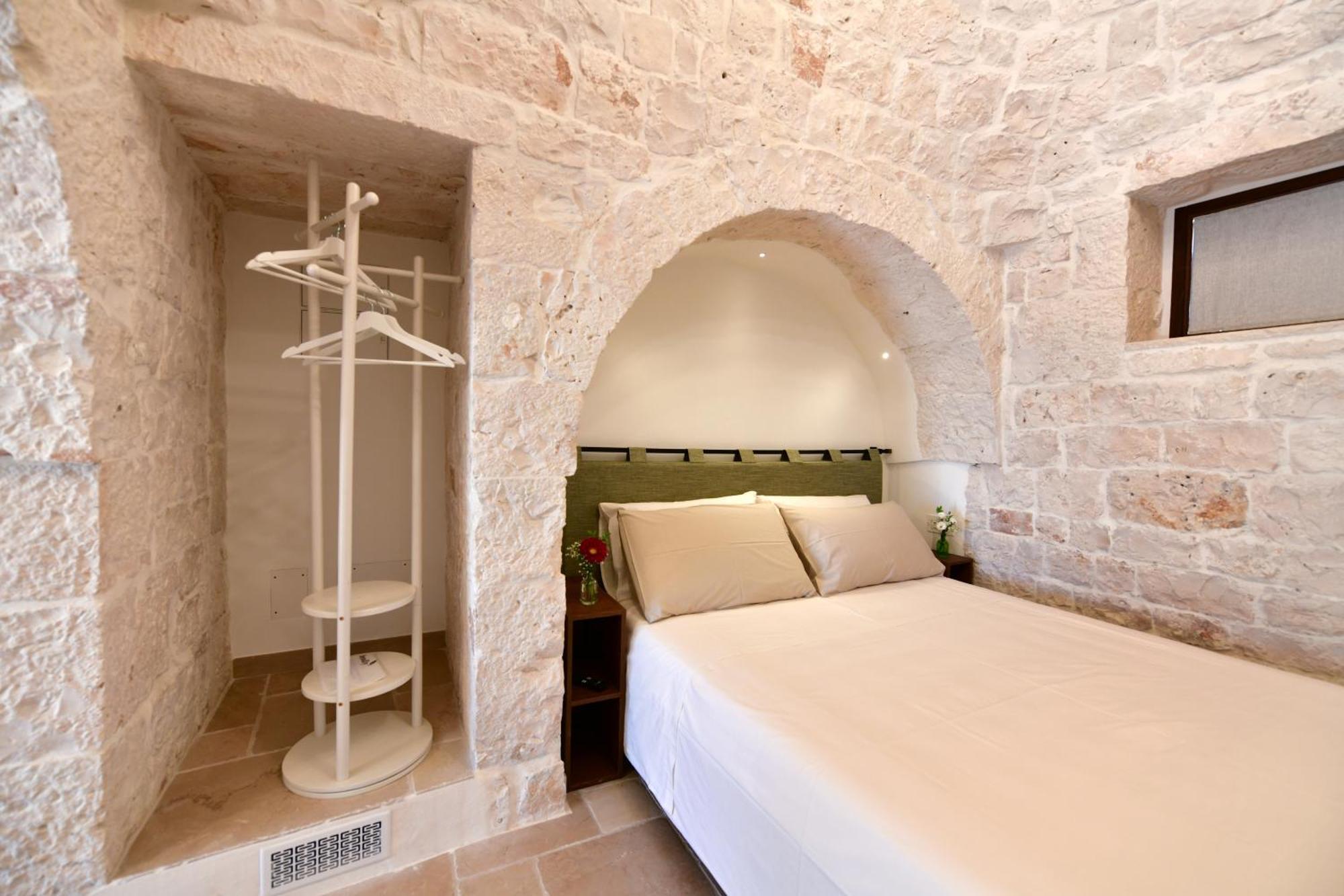 Lamarossa Trulli & Suites Antonelli Bagian luar foto