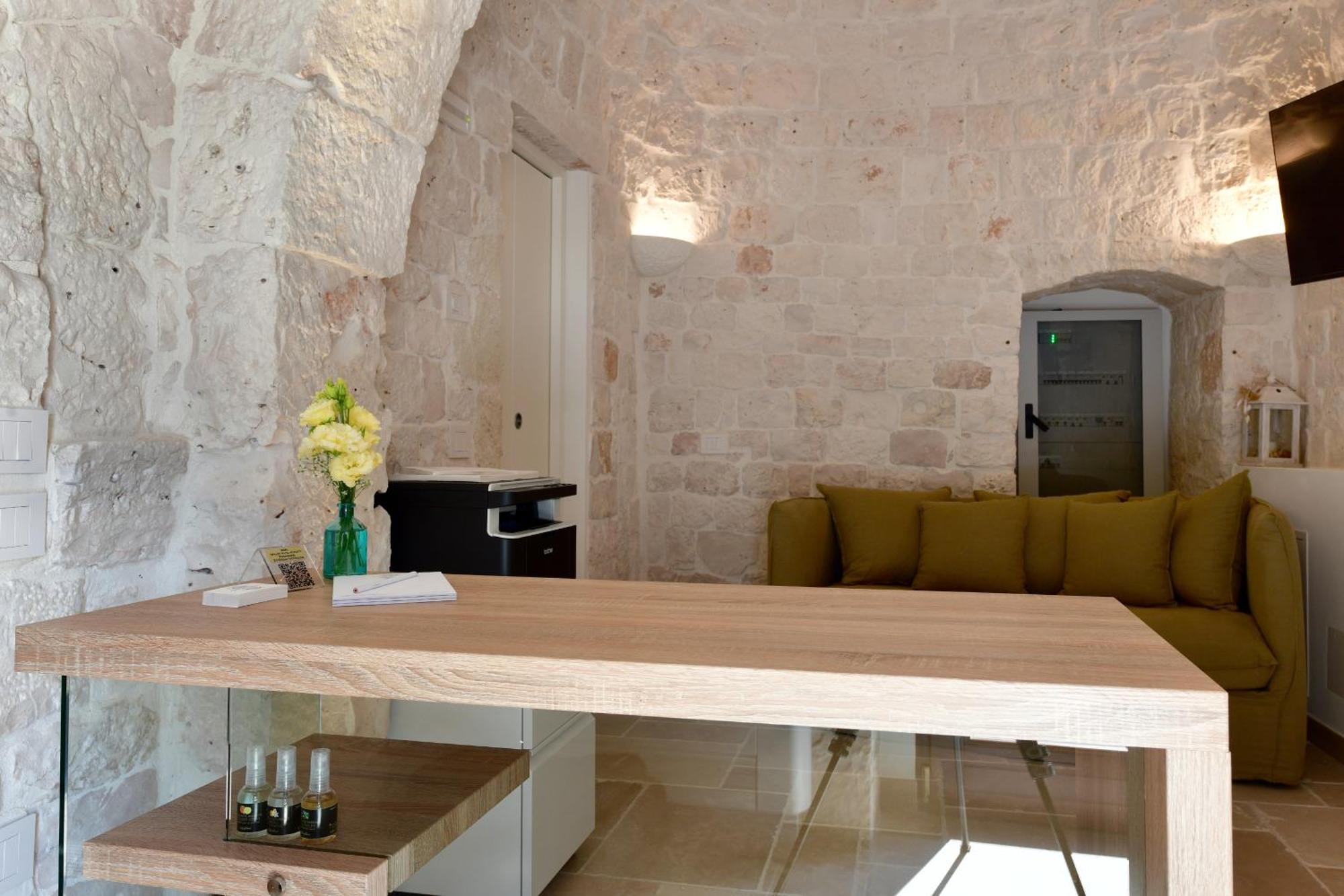 Lamarossa Trulli & Suites Antonelli Bagian luar foto