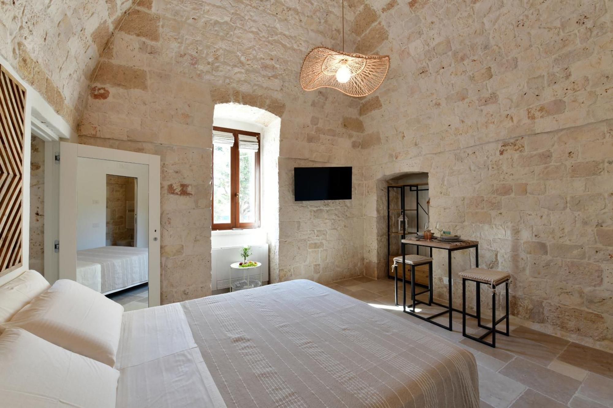 Lamarossa Trulli & Suites Antonelli Bagian luar foto