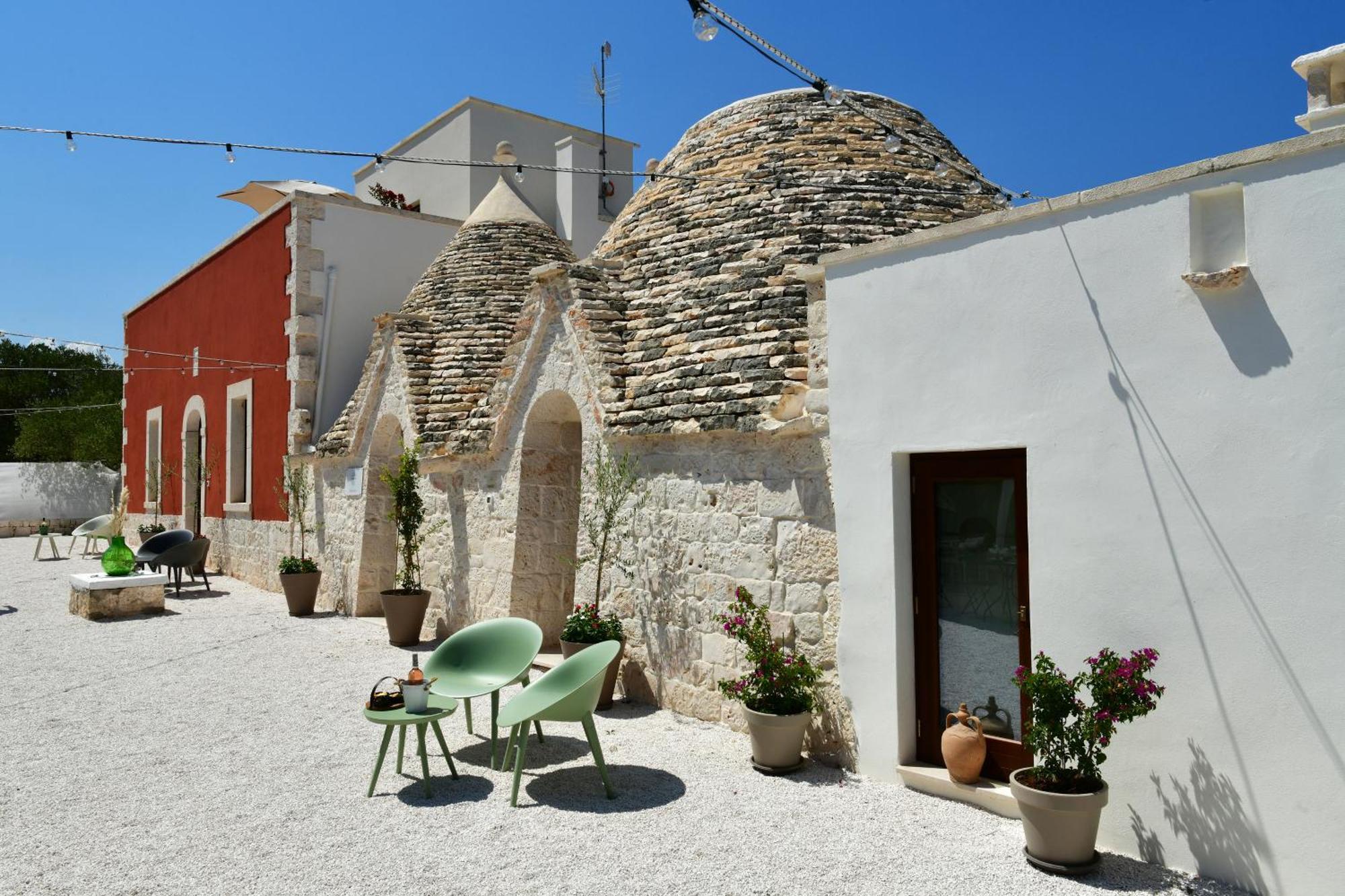 Lamarossa Trulli & Suites Antonelli Bagian luar foto