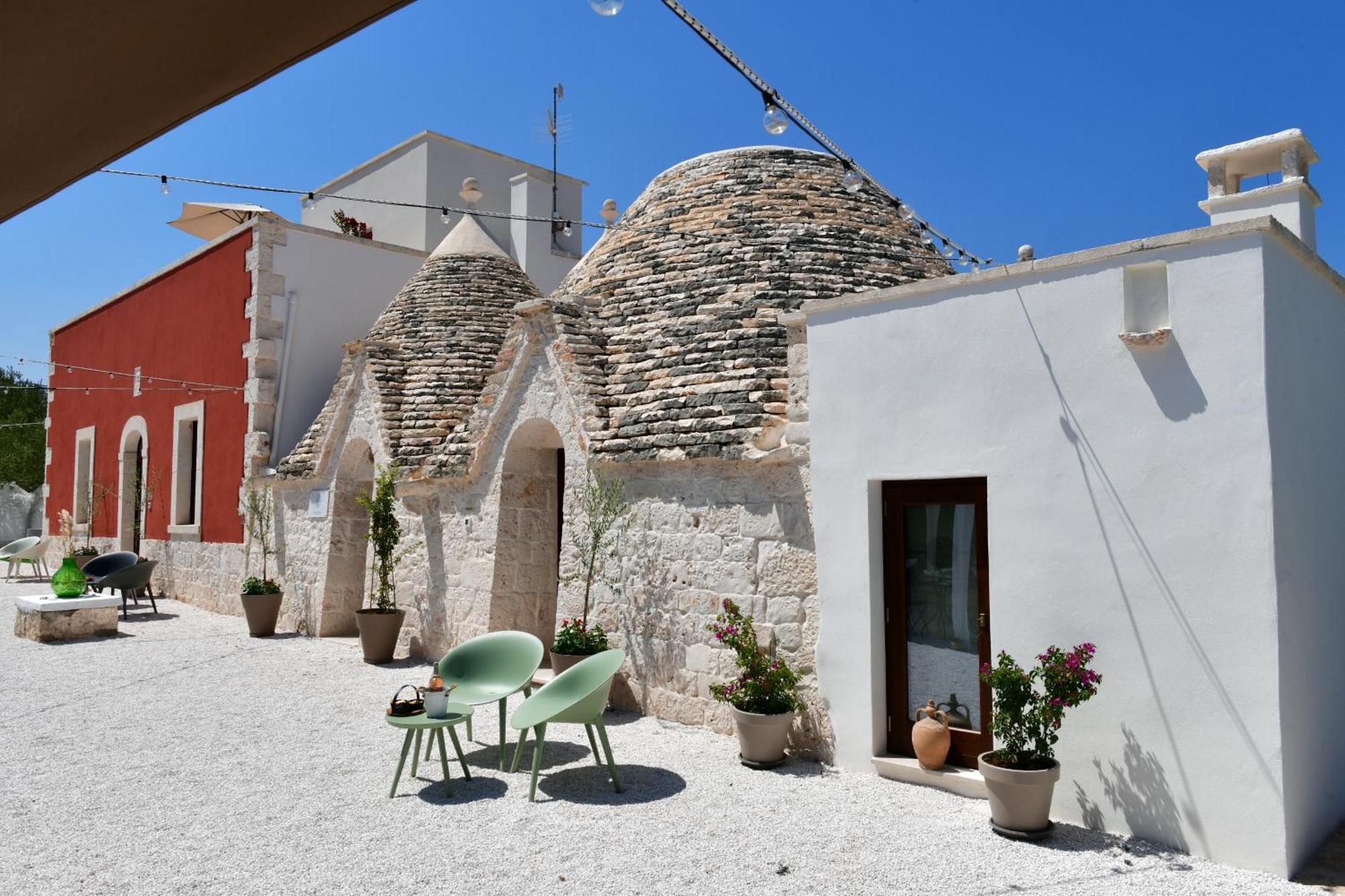 Lamarossa Trulli & Suites Antonelli Bagian luar foto