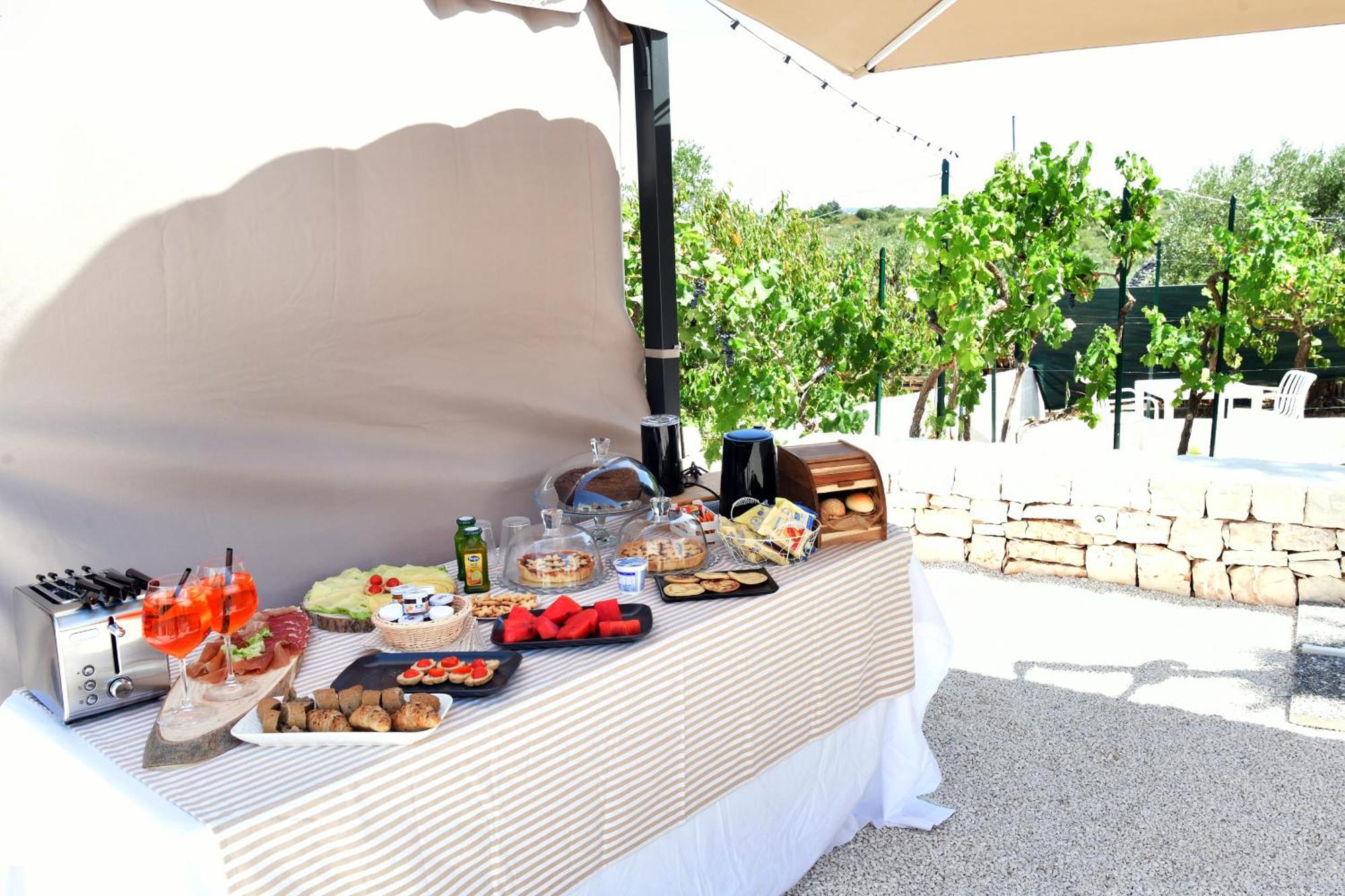Lamarossa Trulli & Suites Antonelli Bagian luar foto
