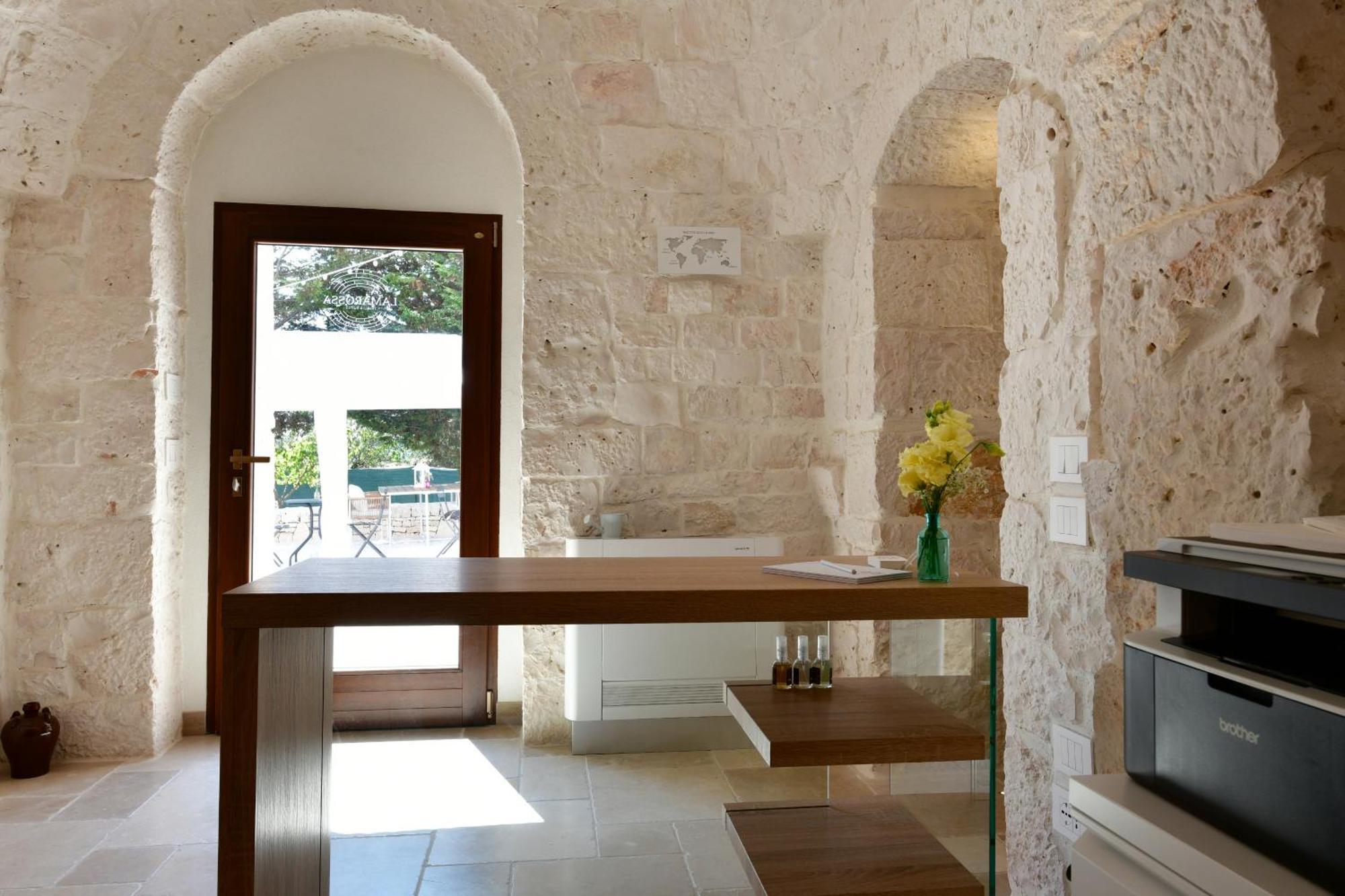 Lamarossa Trulli & Suites Antonelli Bagian luar foto